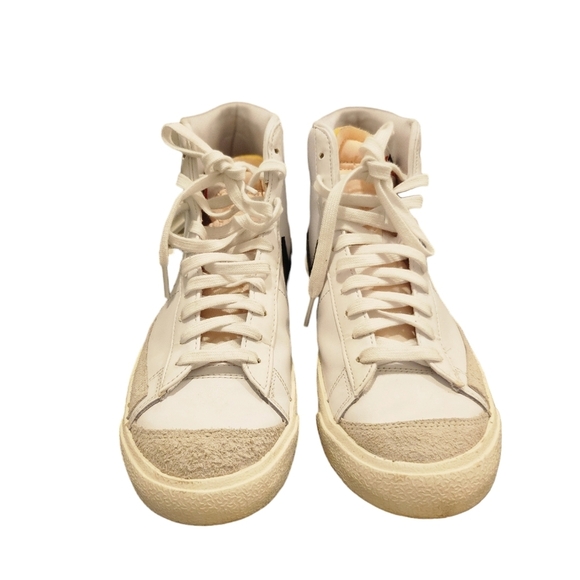 Nike Blazer Mid 77  Men’s Sneaker Size 9.5 - Picture 1 of 11